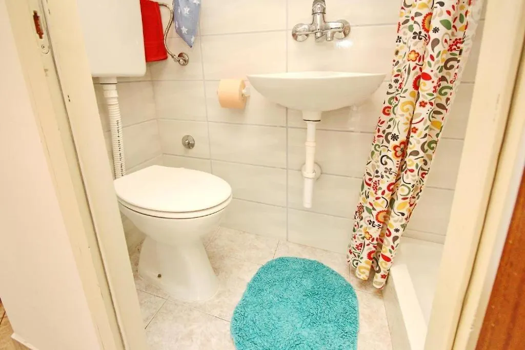 Rooms With A Parking Space Baska, Krk - 23326 Croatia