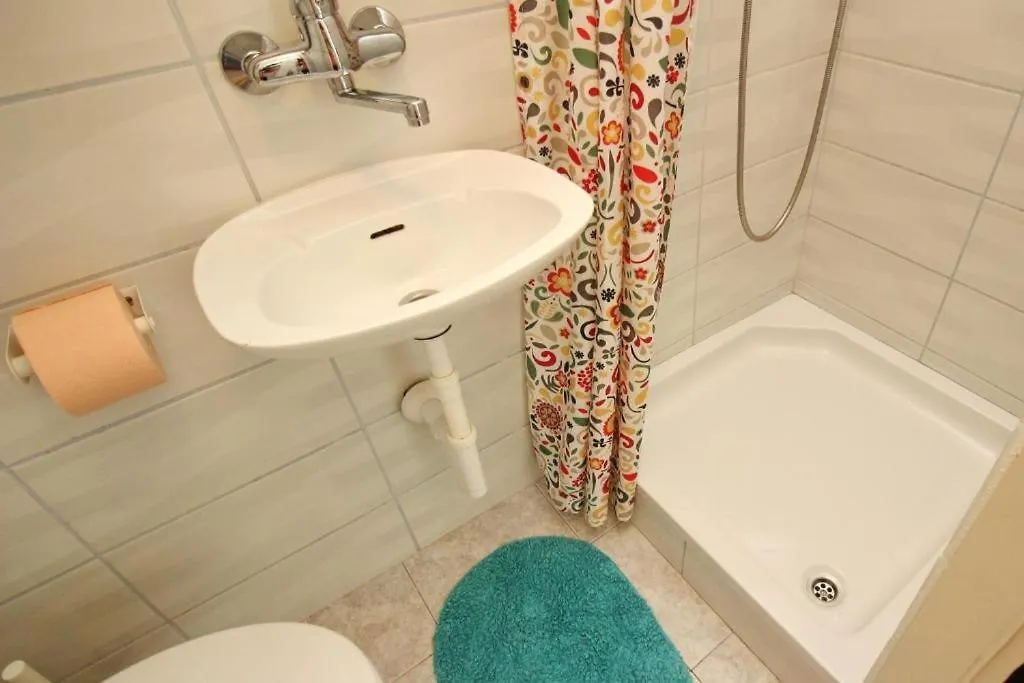 Rooms With A Parking Space Baska, Krk - 23326 0*, Baska (Krk) Croatia